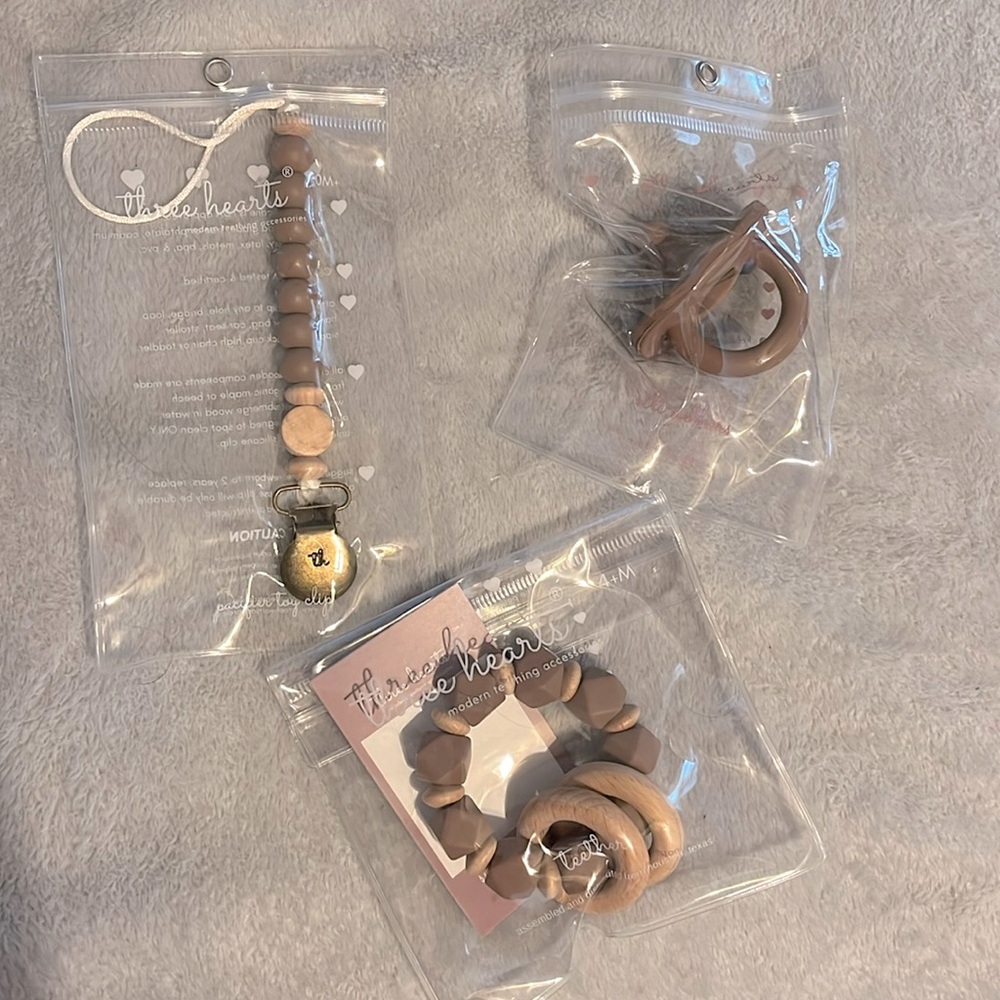 NWT Three‎ Hearts Baby Pacifier Teether Bundle Modern Neutral Natural Silicone